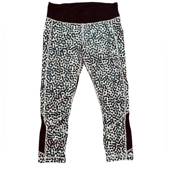 lululemon athletica Pants - LULULEMON leopard print crop leggings size 6